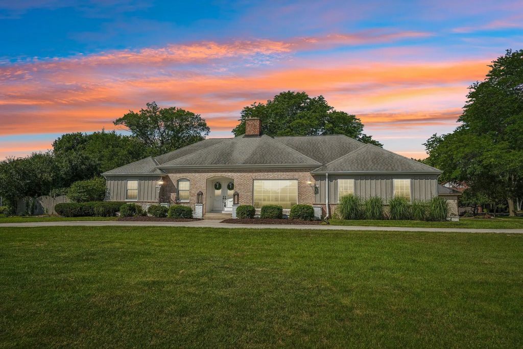 2135 Michelle Dr, Brookfield