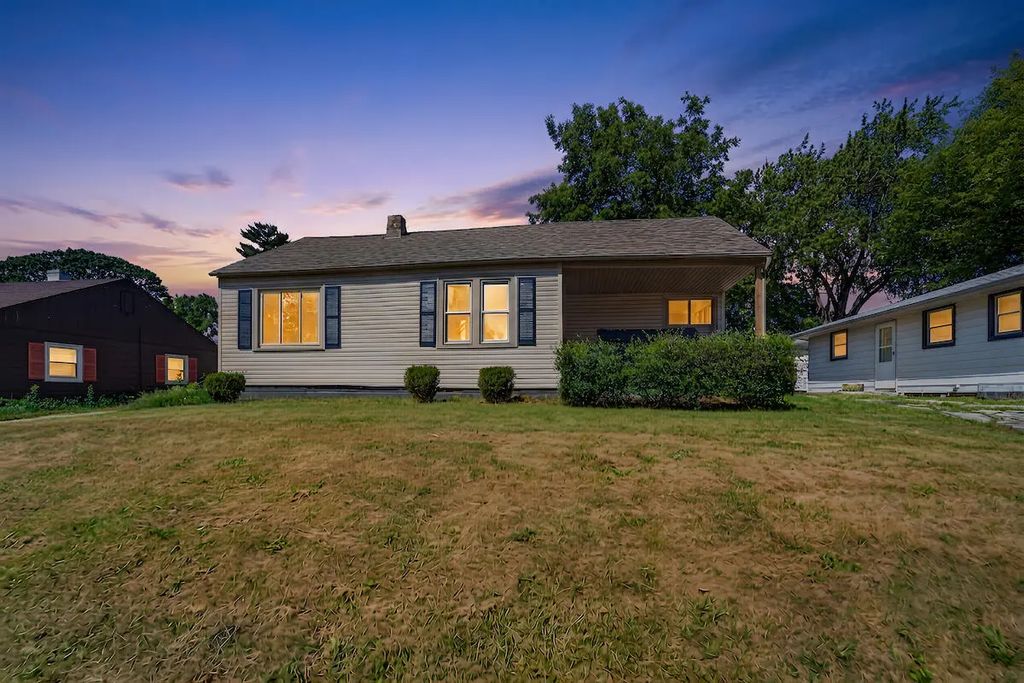 2018 Cleveland Ave, Racine