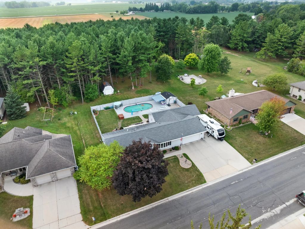 407 S 5th St, Reedsville