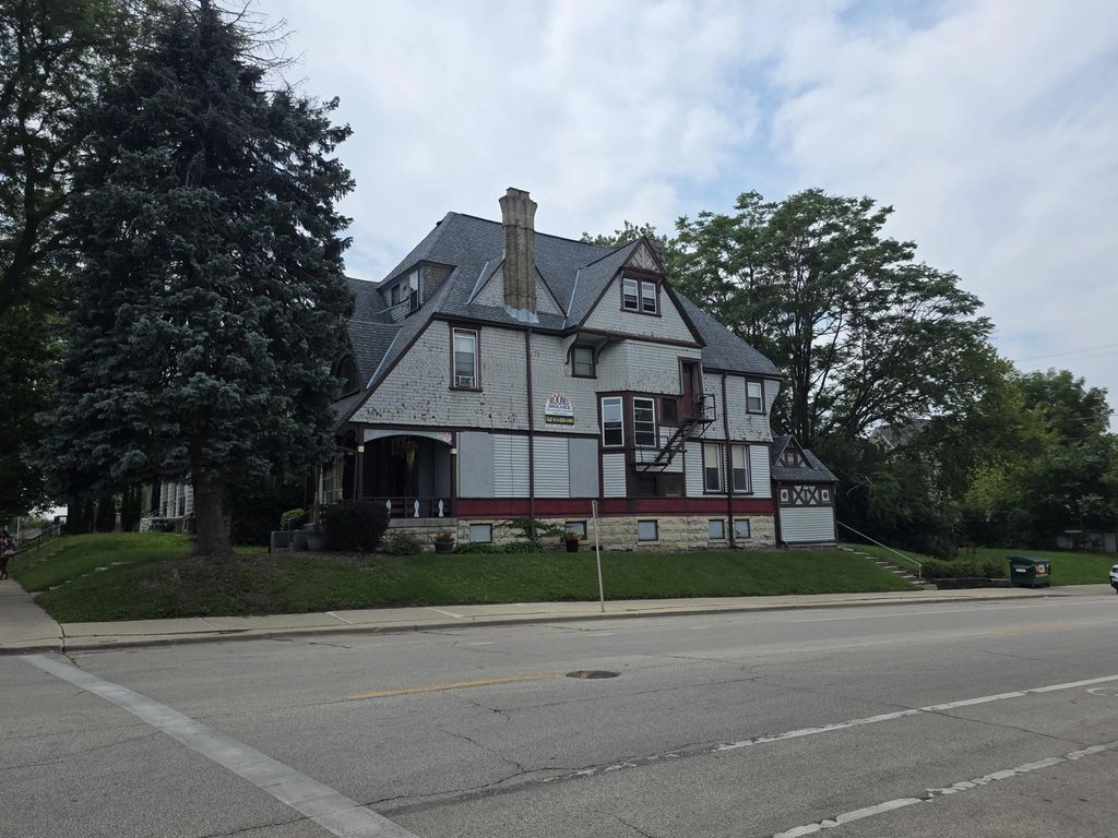 761 N 25th St, Milwaukee