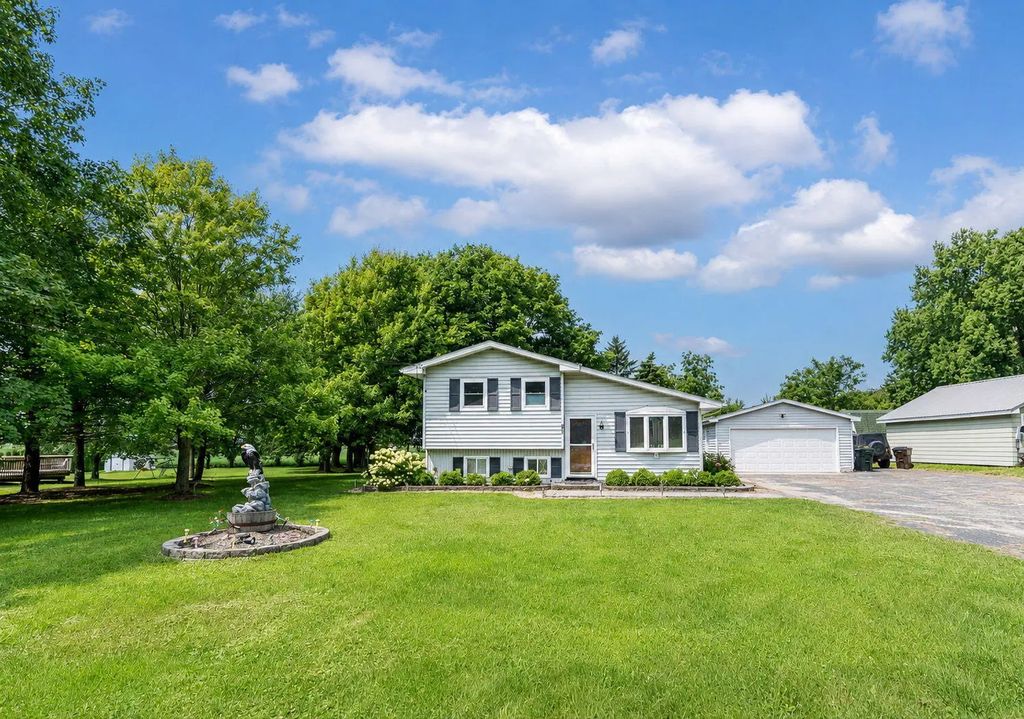 135 Prairie St, Sharon