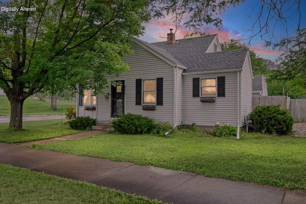 901 Losey Blvd S, La Crosse