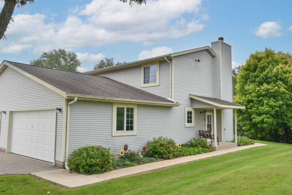 433 Slinger Rd S-4, Slinger