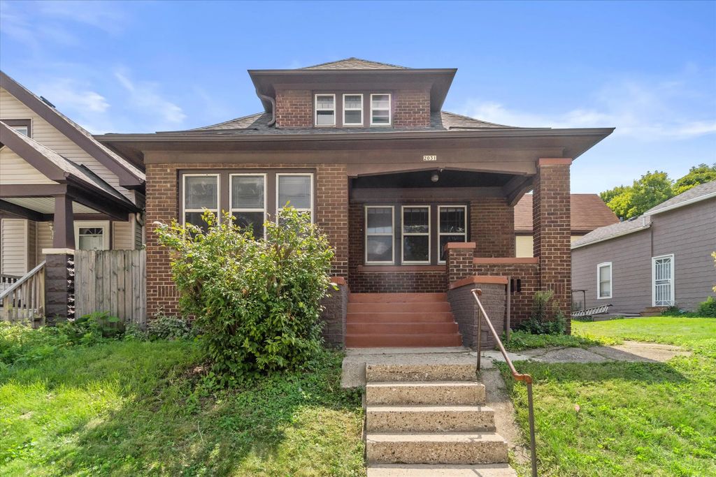 2031 W Pierce St 2037, Milwaukee