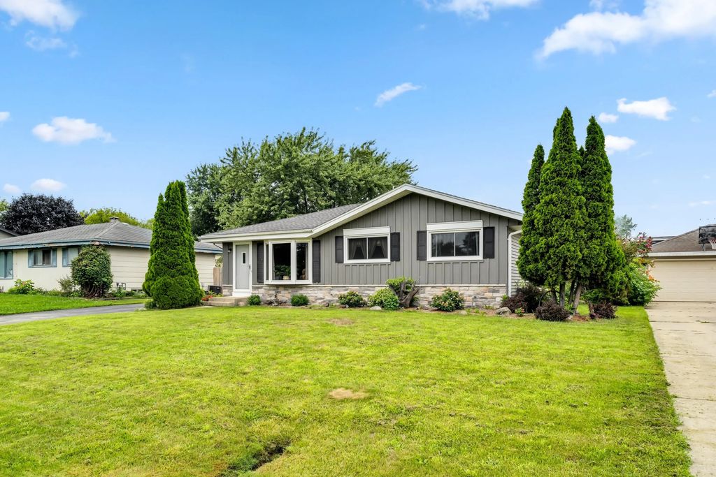 2710 6 Mile Rd, Caledonia
