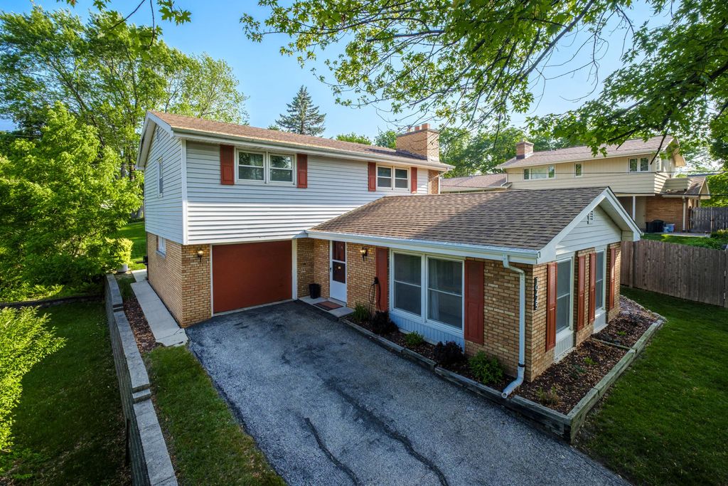 10445 W Concordia Ave, Wauwatosa