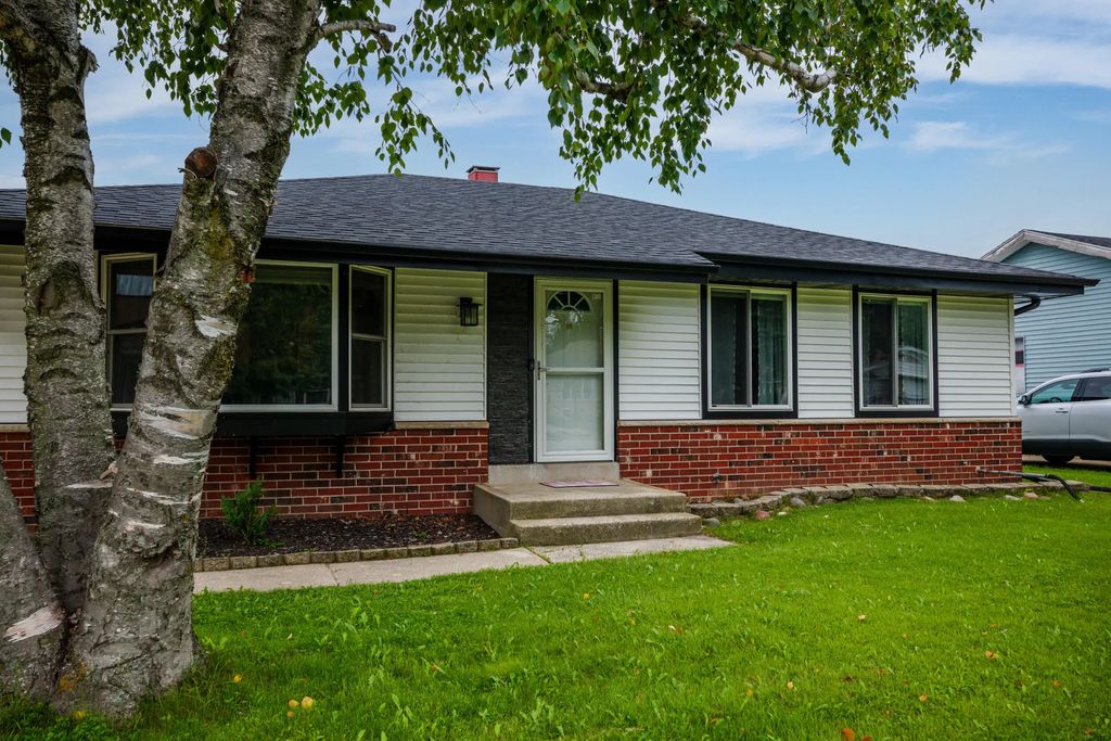 6806 Brian Dr, Caledonia