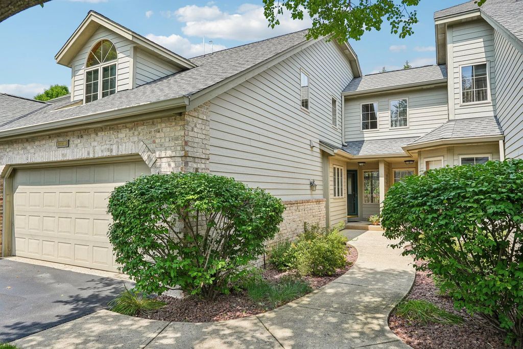 17725 W Wisconsin Ave B, Brookfield