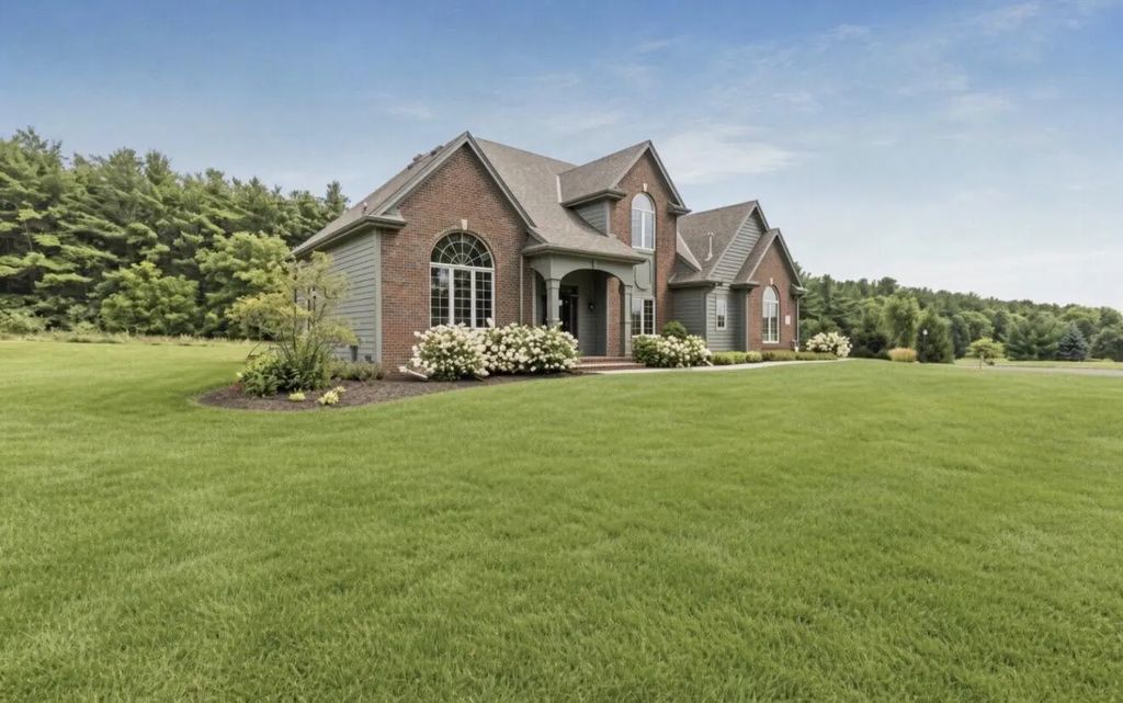 S91w31504 Grace Trl, Mukwonago