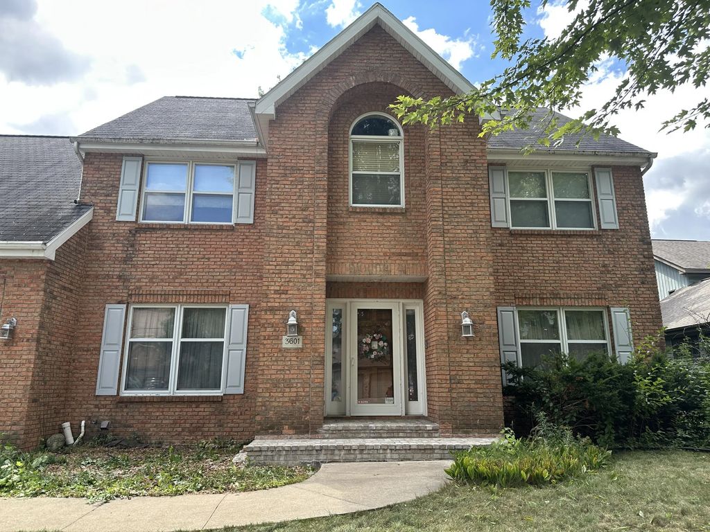 3601 S Barker Ln, Appleton