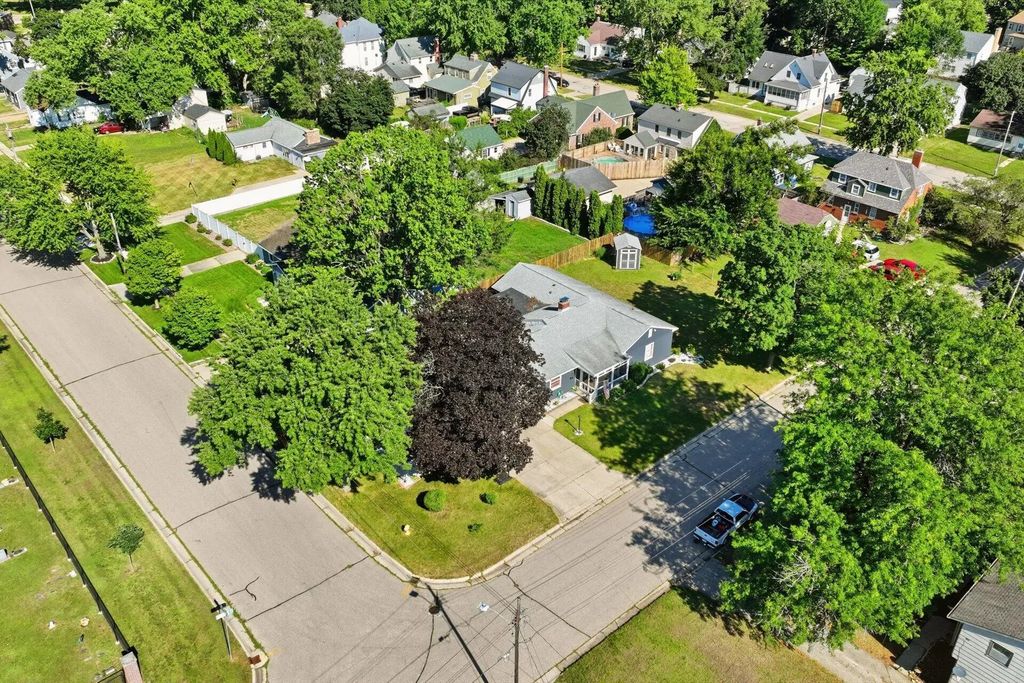 1000 Brewster Ave, Beloit