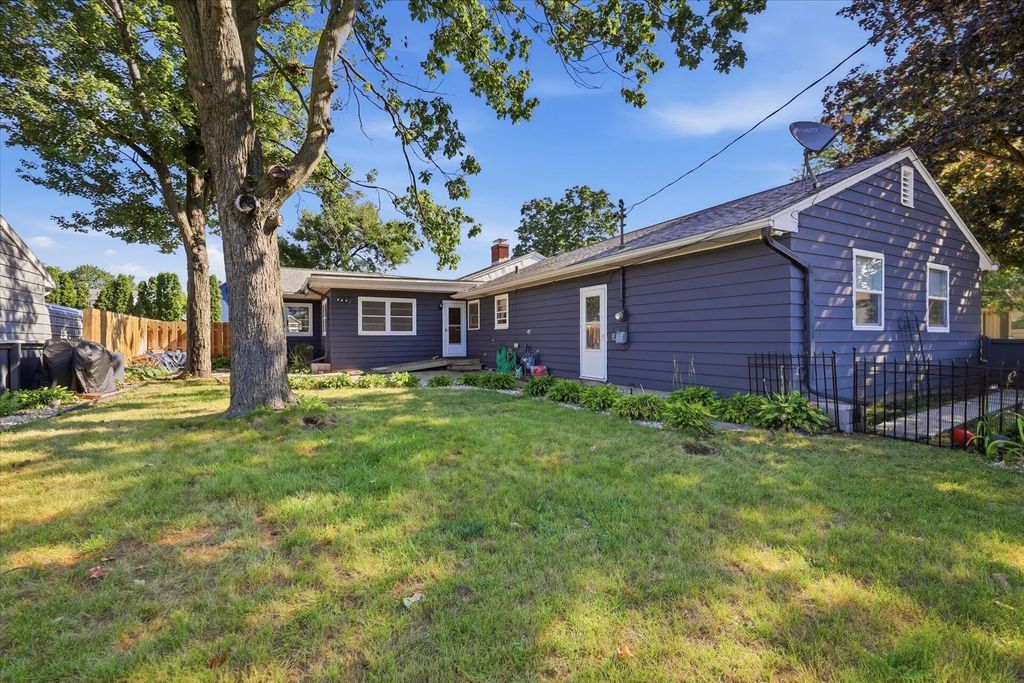 1000 Brewster Ave, Beloit