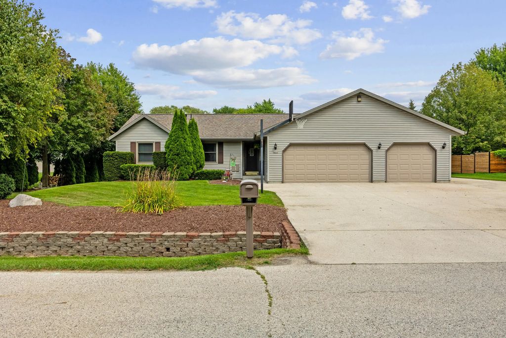 4023 N 52nd St, Sheboygan