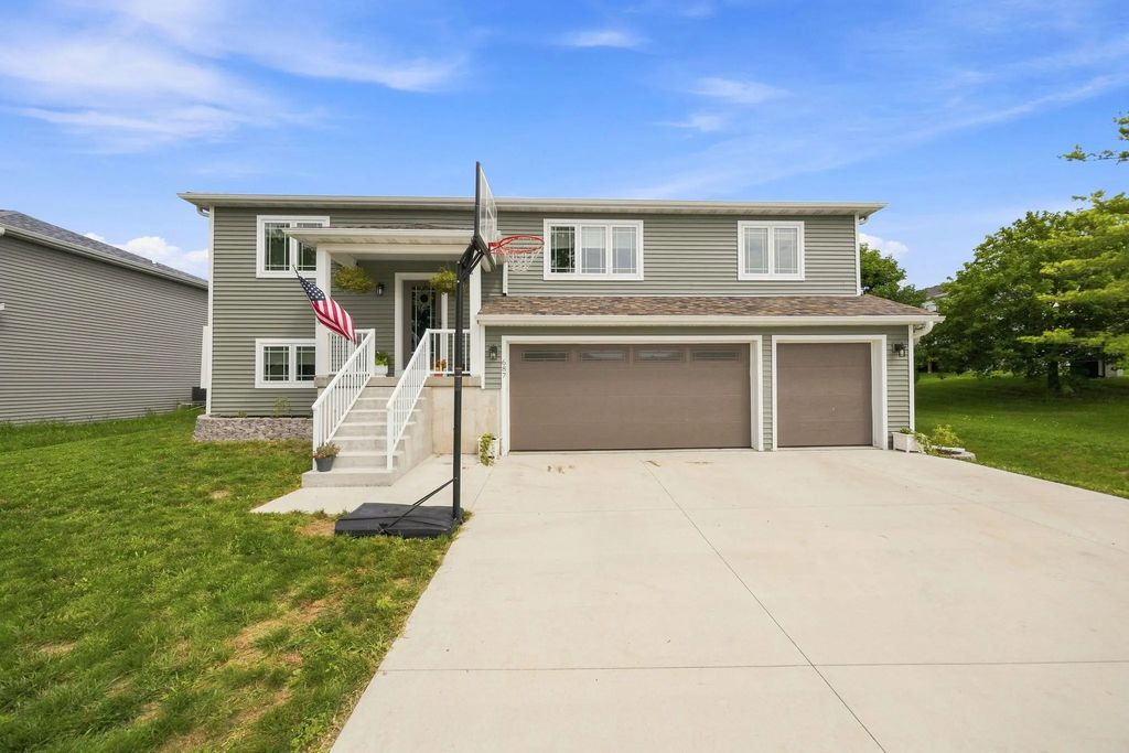 687 W Madison St, Jefferson
