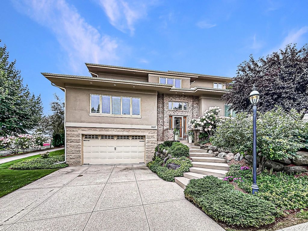 3607 Oak Valley Ln, Waukesha