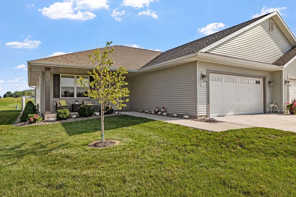 2832 Granite Ct, Sheboygan