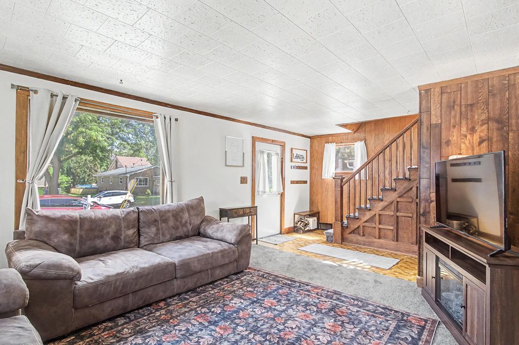405 Jackson St, Fort Atkinson