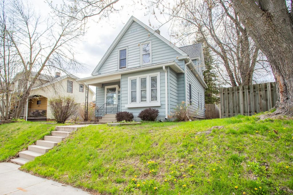 2012 N 20th St, Sheboygan