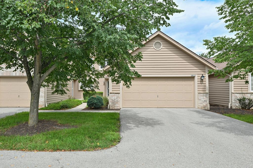 2995 River Birch Dr G, Brookfield