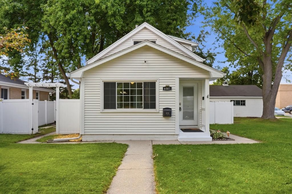 6001 S Lake Dr, Cudahy