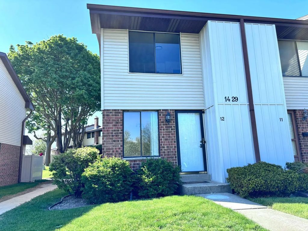 1429 Oakes Rd 12, Mount Pleasant