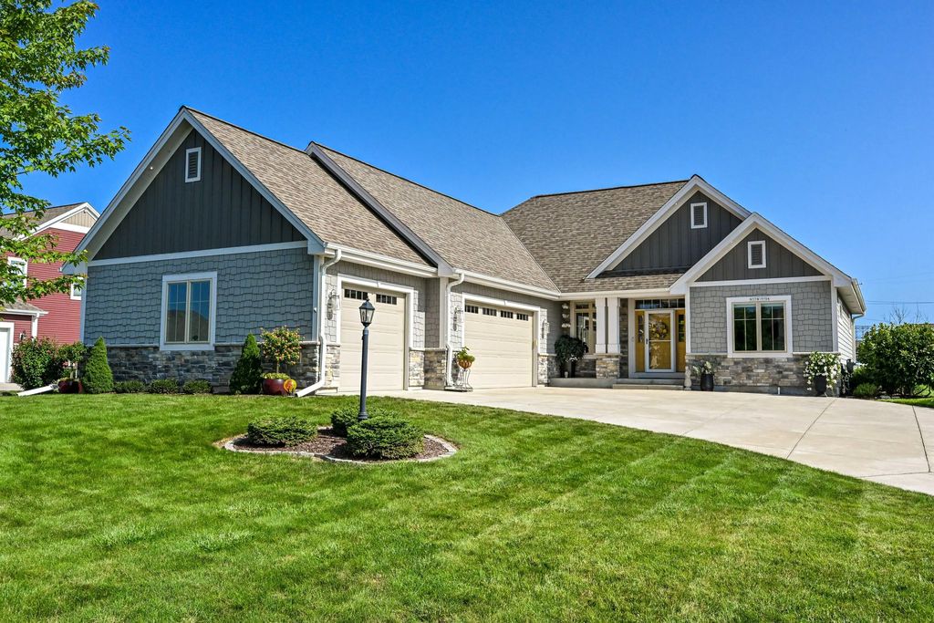 N57w19704 Holly Ct, Menomonee Falls