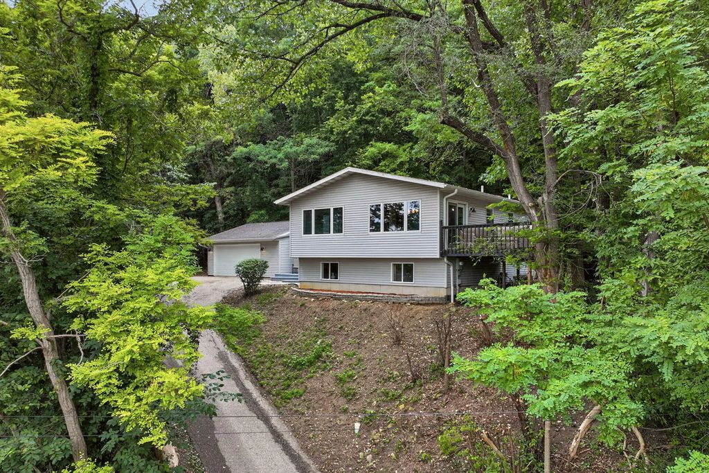 2904 Bliss Rd, La Crosse