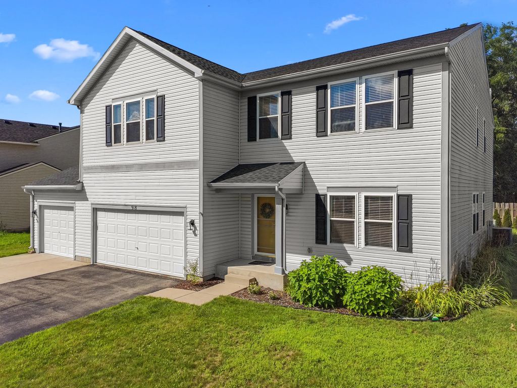 918 N Pheasant Way, Elkhorn