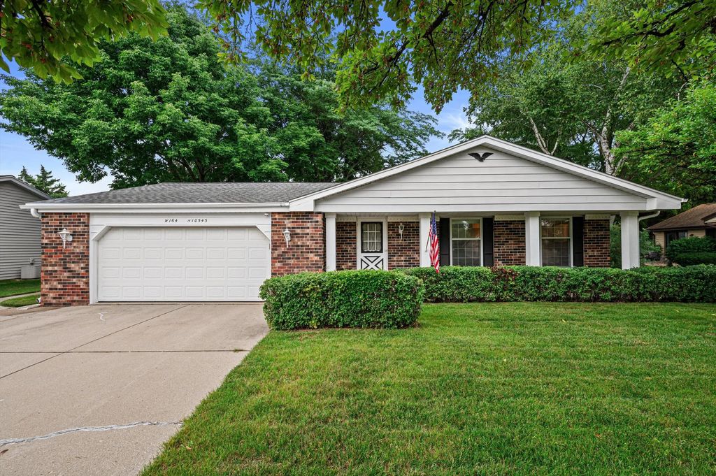 W164n10543 Timberline Ct, Germantown