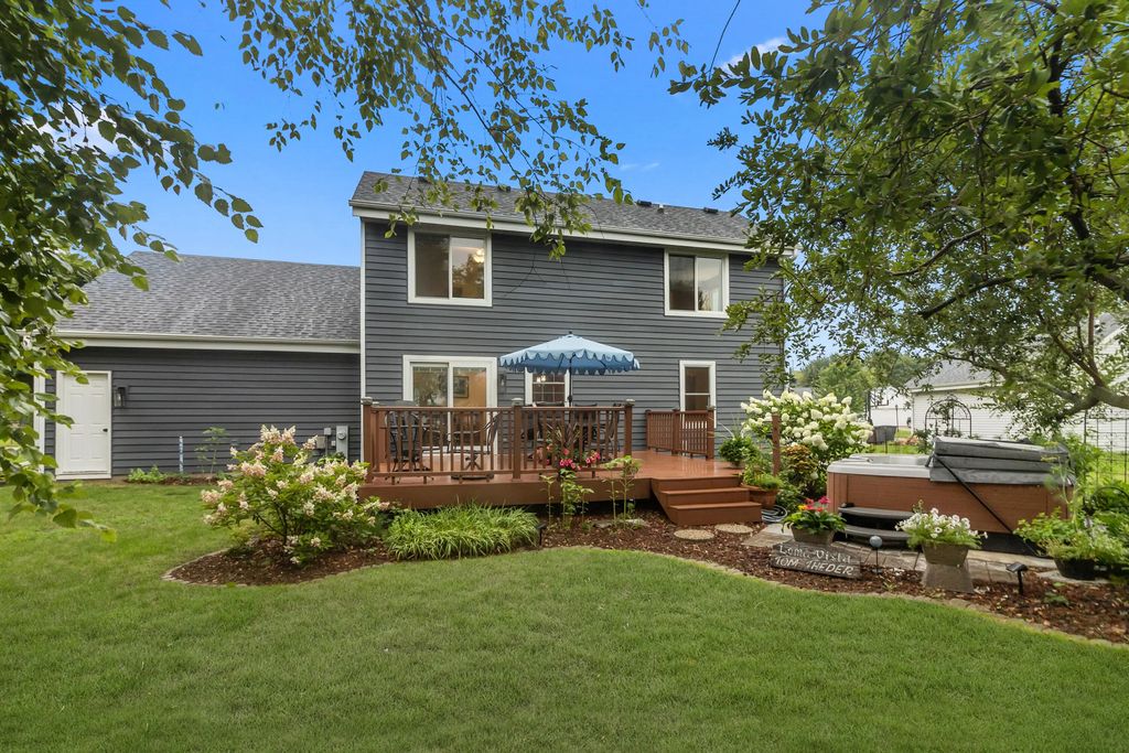 2554 S Sterling Cir, East Troy