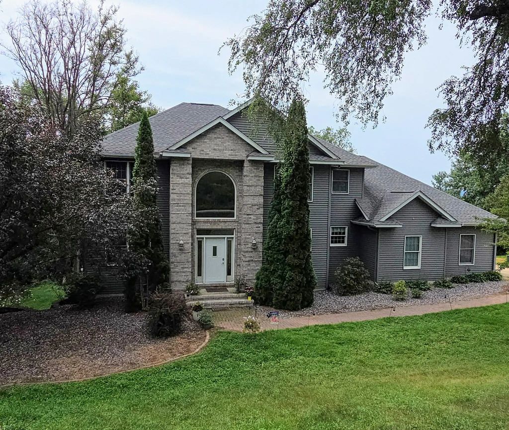 W157 Thomas Rd, Buffalo