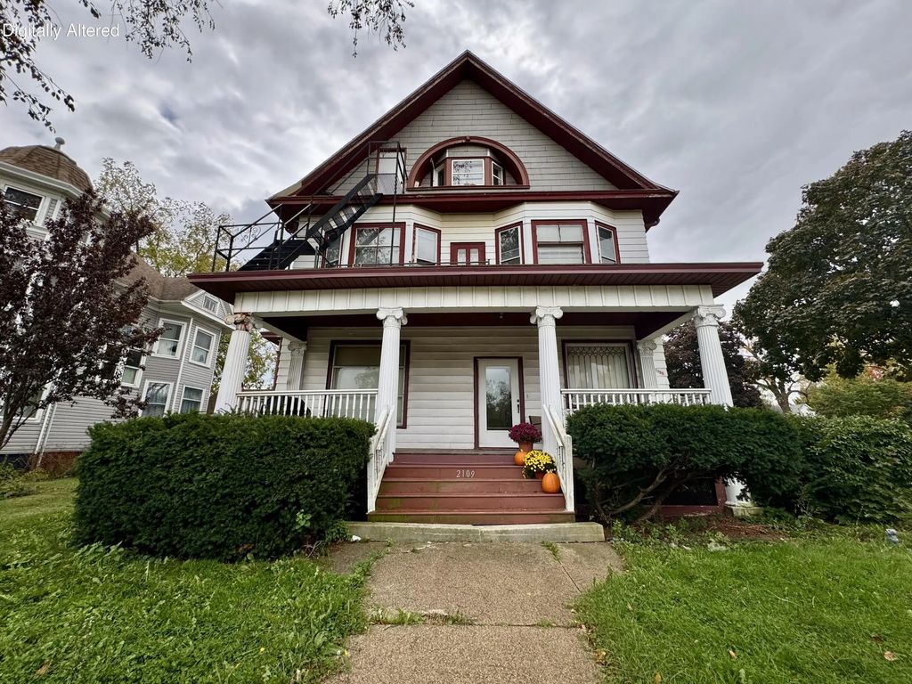 2109 Washington Ave Lower, Front, Racine