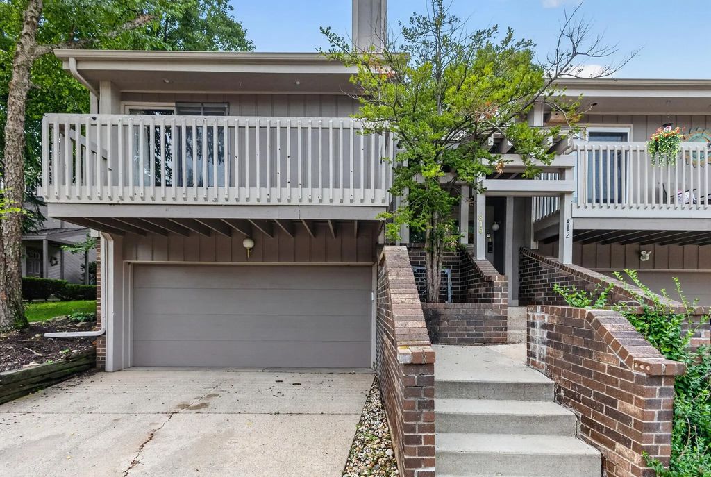 810 Kendall Ln, Lake Geneva