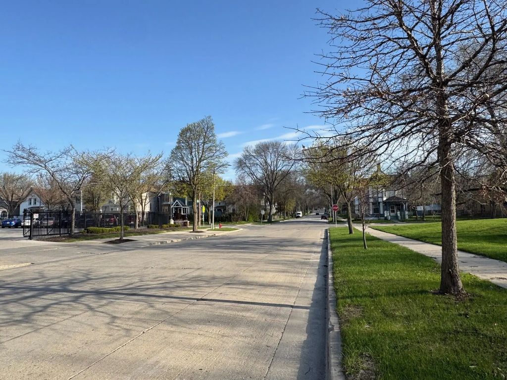 2228 N Palmer St, Milwaukee