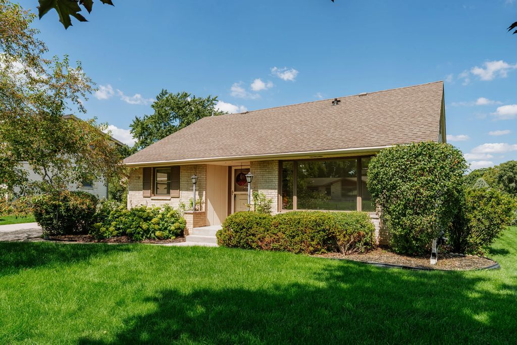 12720 W Eden Trl, New Berlin