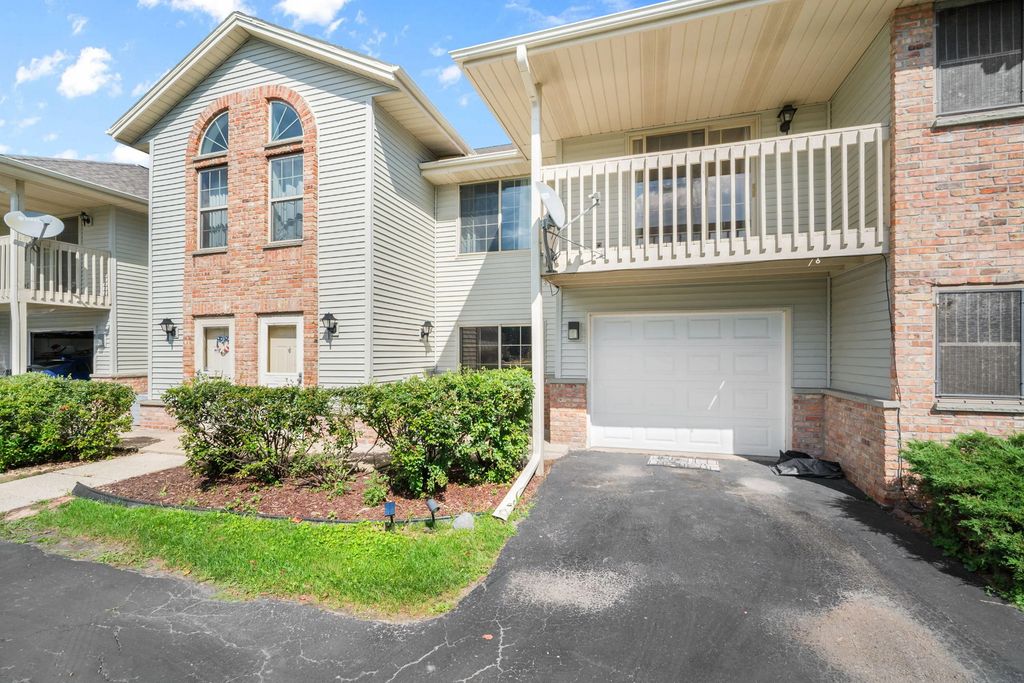 3651 E Barbara Ct 6, Oak Creek