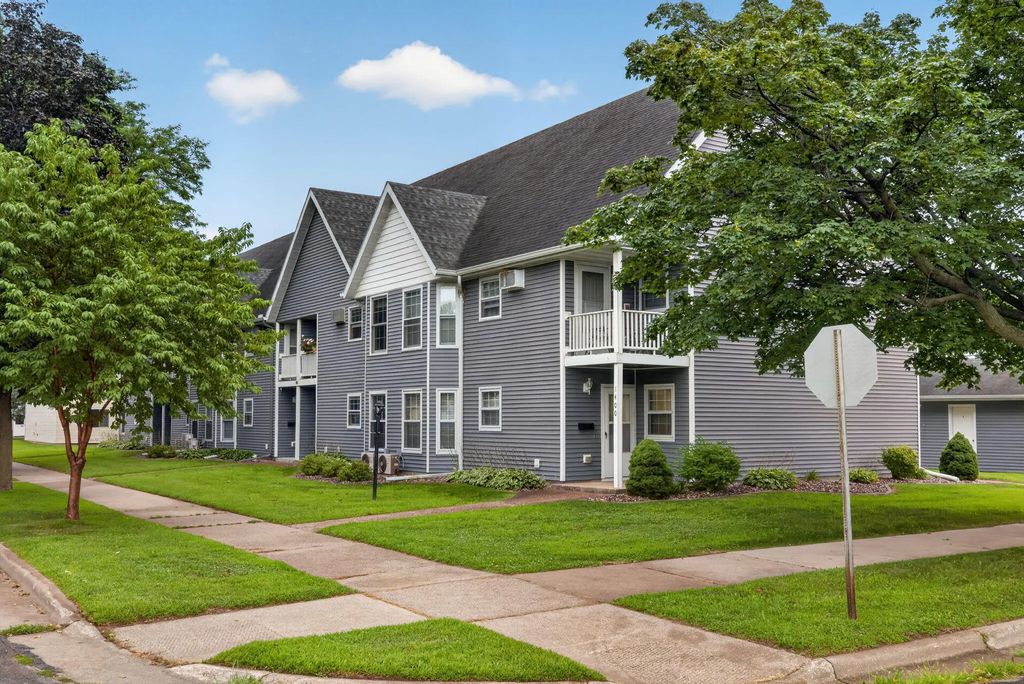 1400 Redfield St 6, La Crosse