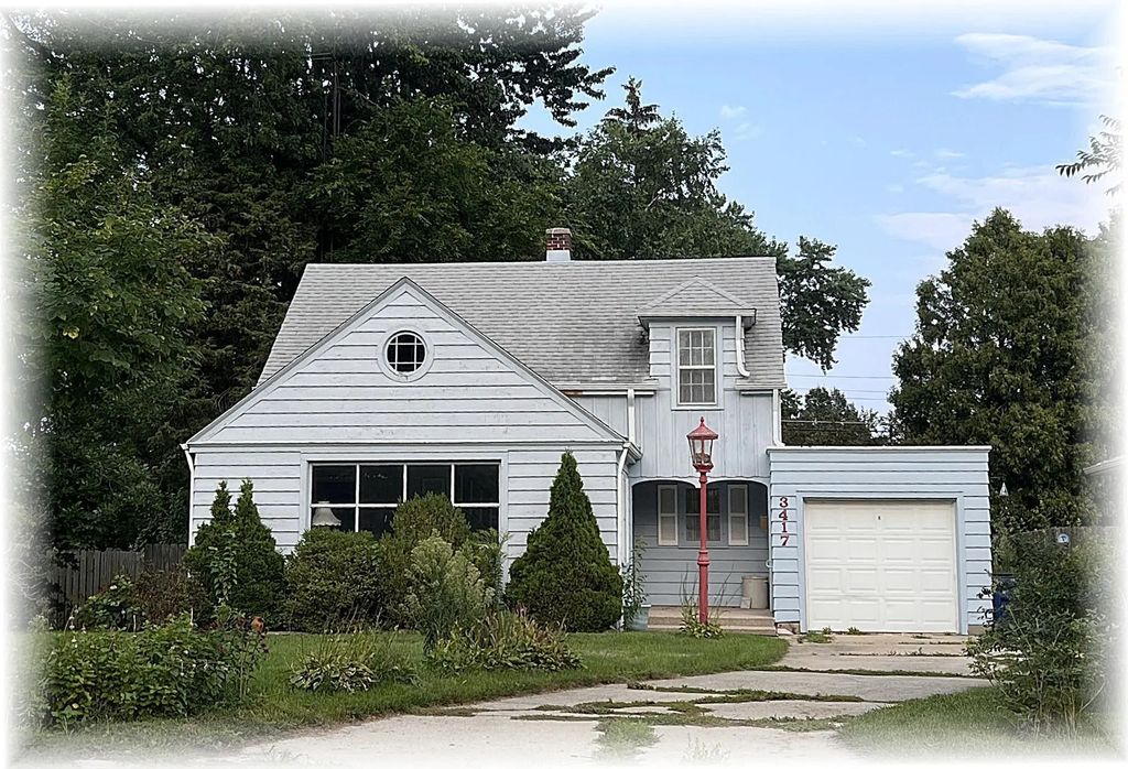 3417 N Main St, Racine