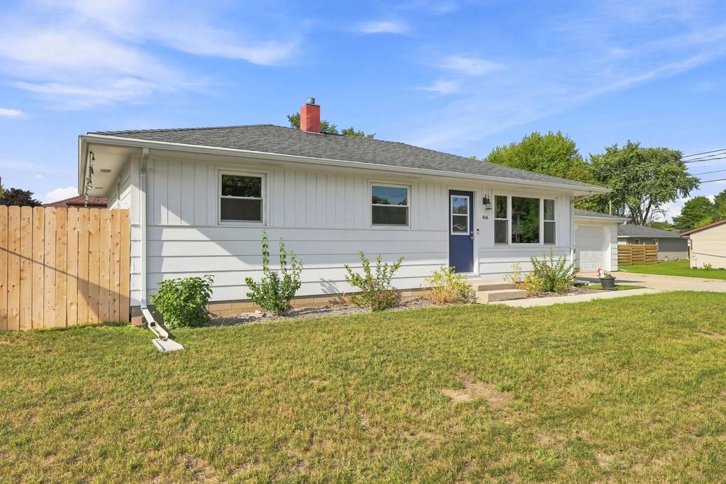 4016 Wildwood Dr, Manitowoc