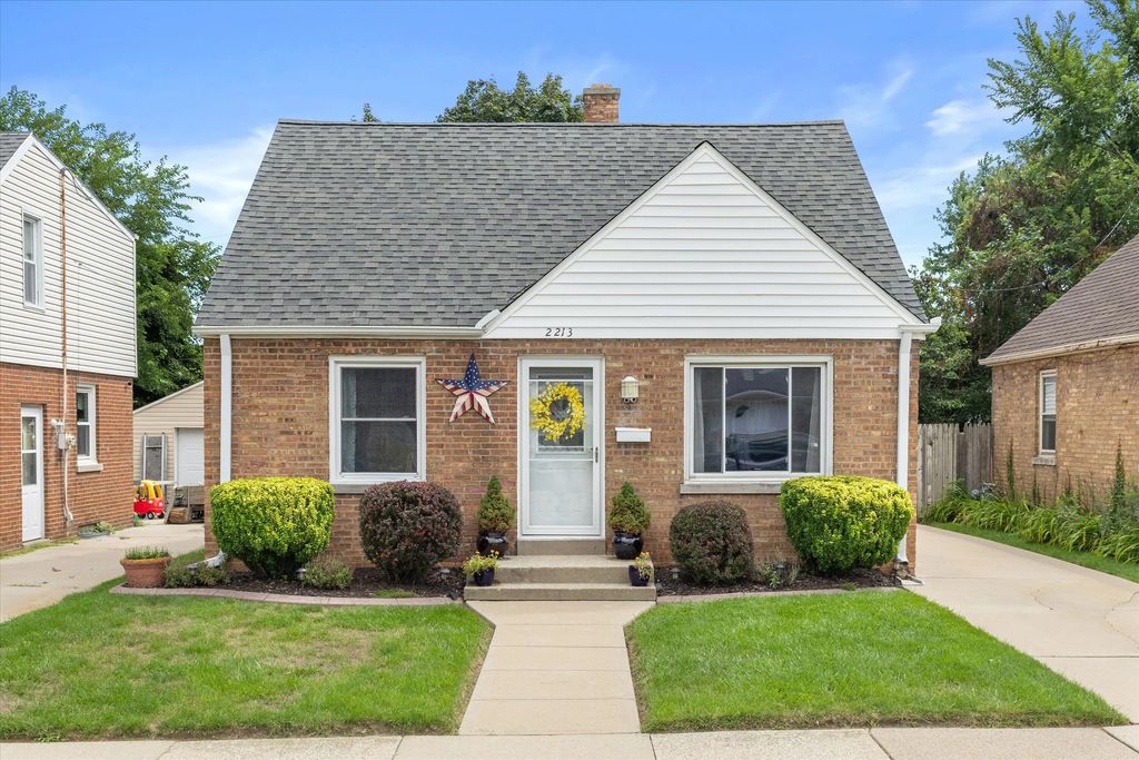 2213 Shoop St, Racine