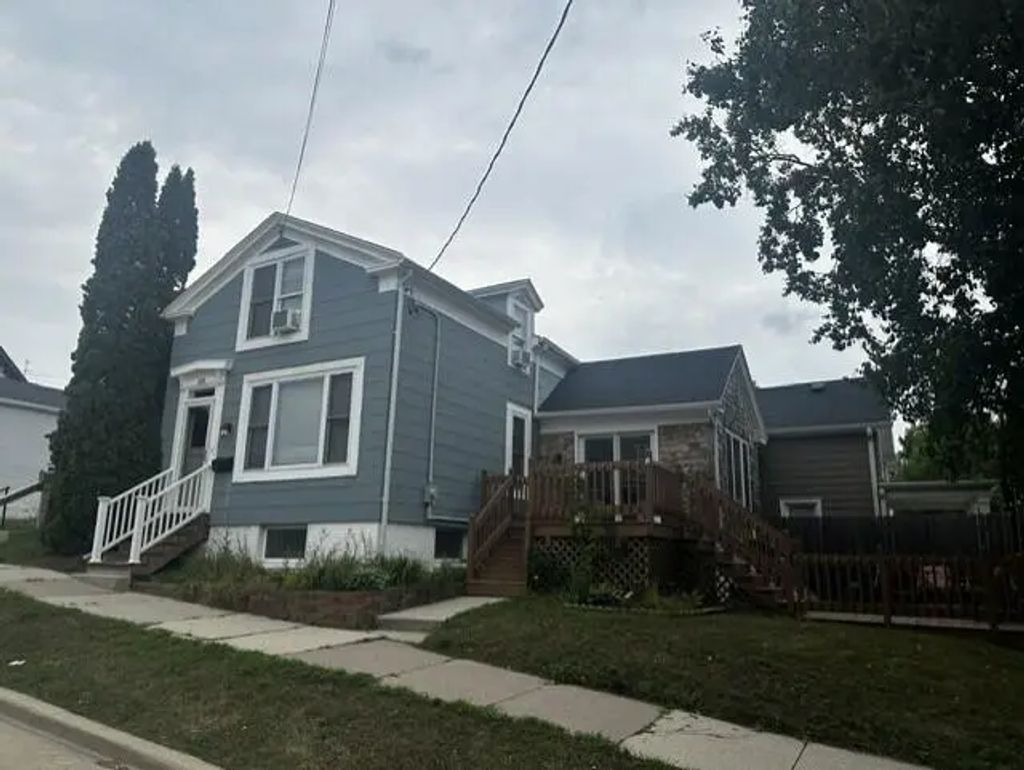 504 Washington Ct, Sheboygan