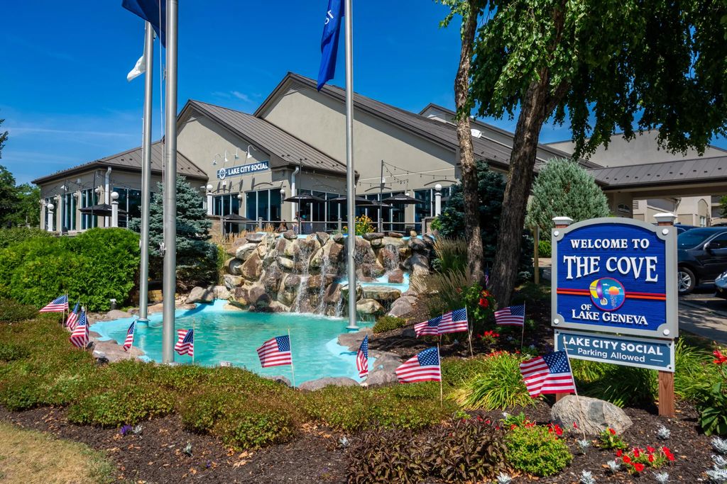 111 Center St 263, Lake Geneva
