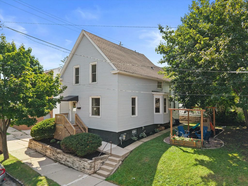915 E Homer St, Milwaukee