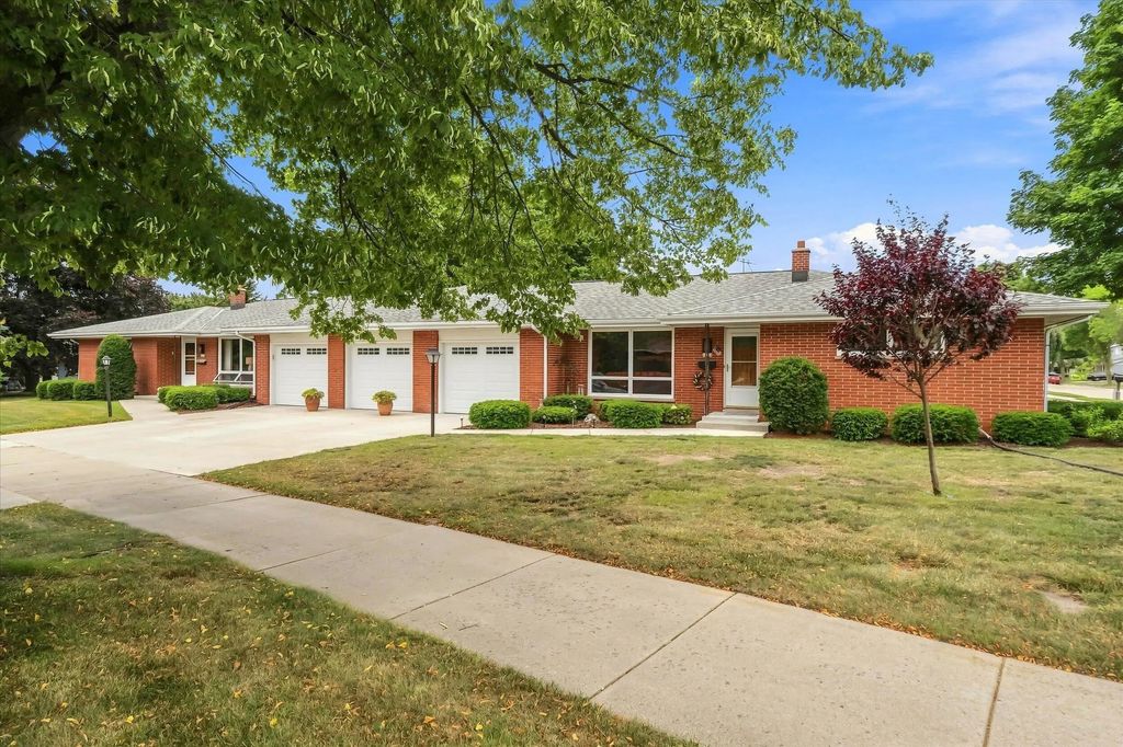 2217 Saemann Ave, Sheboygan