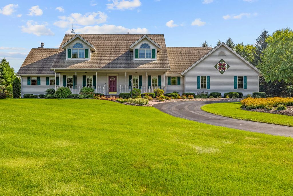 W1341 Town Line Rd, Holland