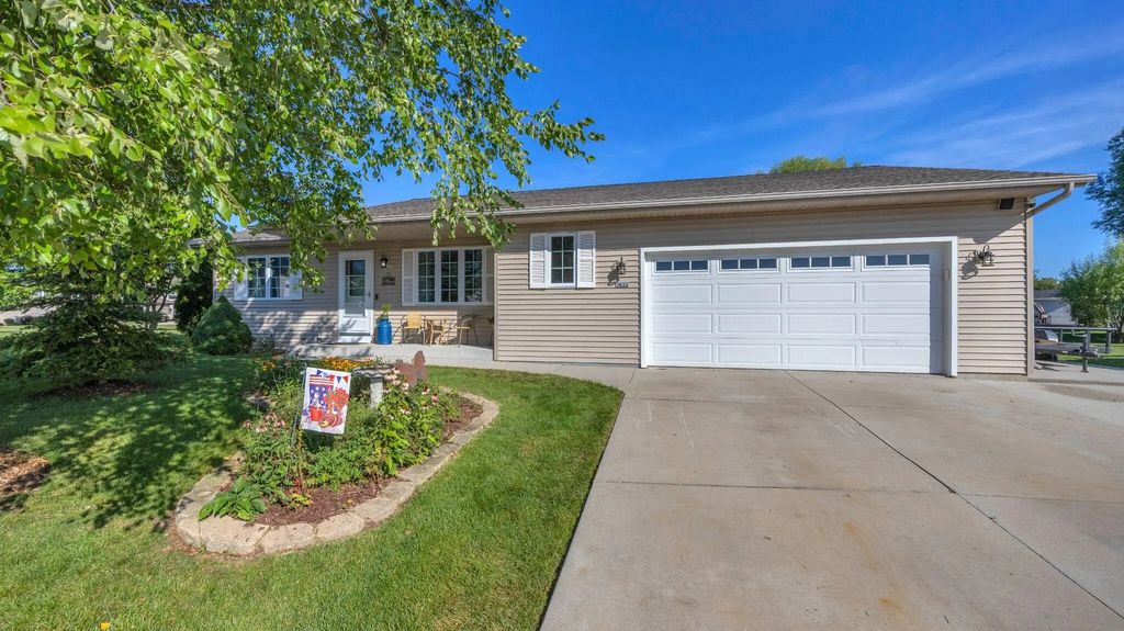 1632 Crane Ct, Sheboygan Falls