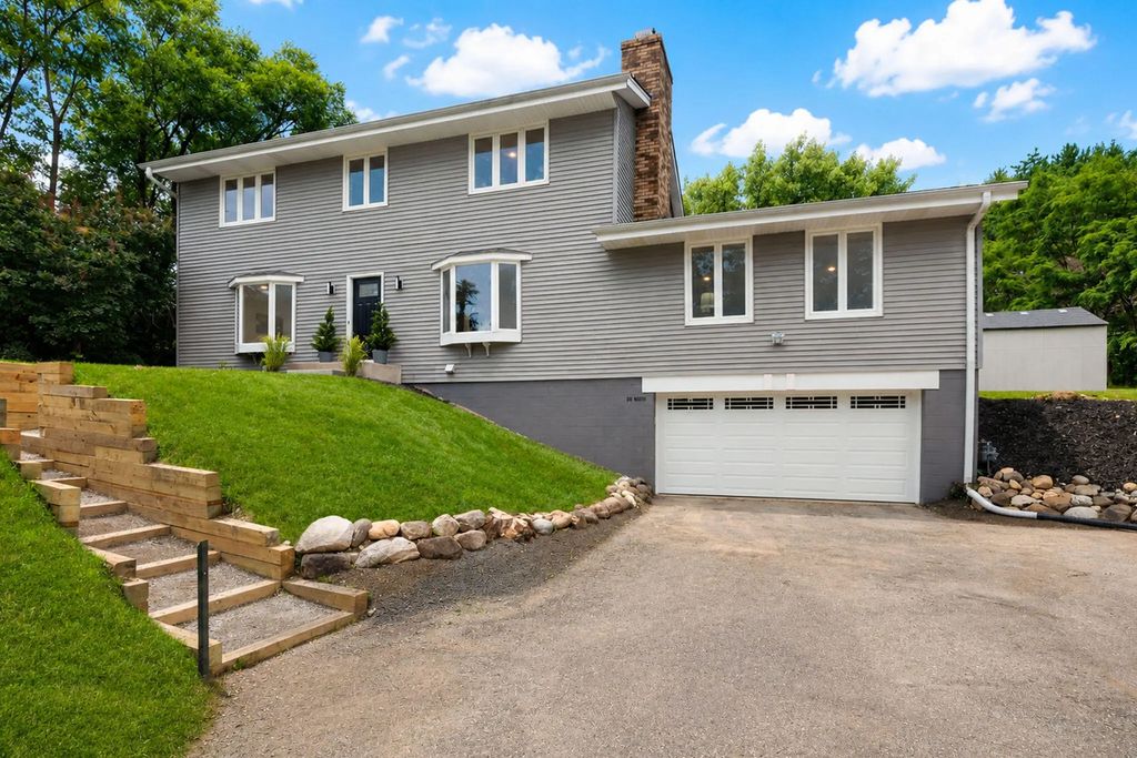 S26w26876 Mac Arthur Rd, Waukesha