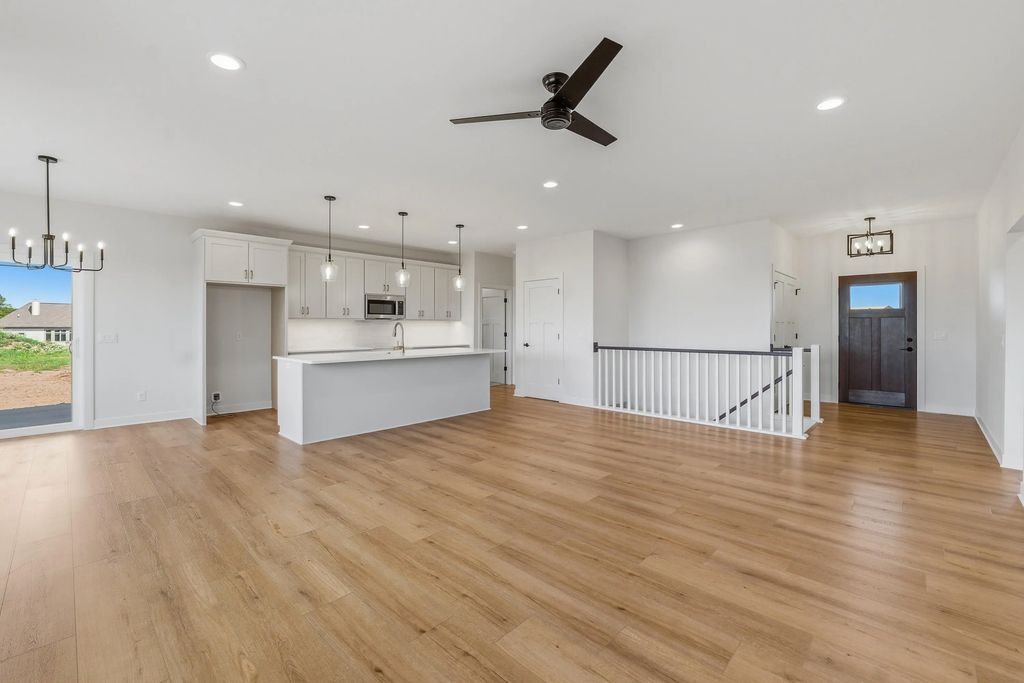 801 S 5th St, Cedar Grove