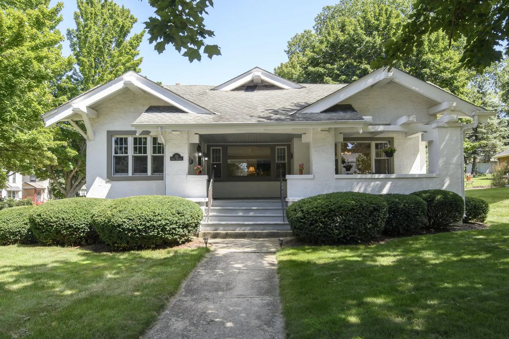 121 N Hartwell Ave, Waukesha