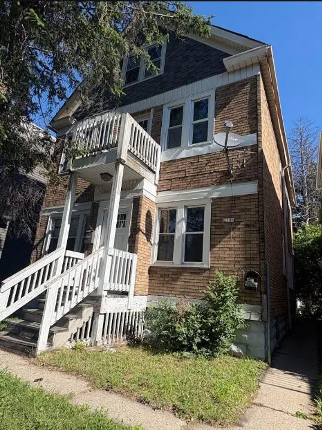 2326 W Burnham St 2326a, Milwaukee